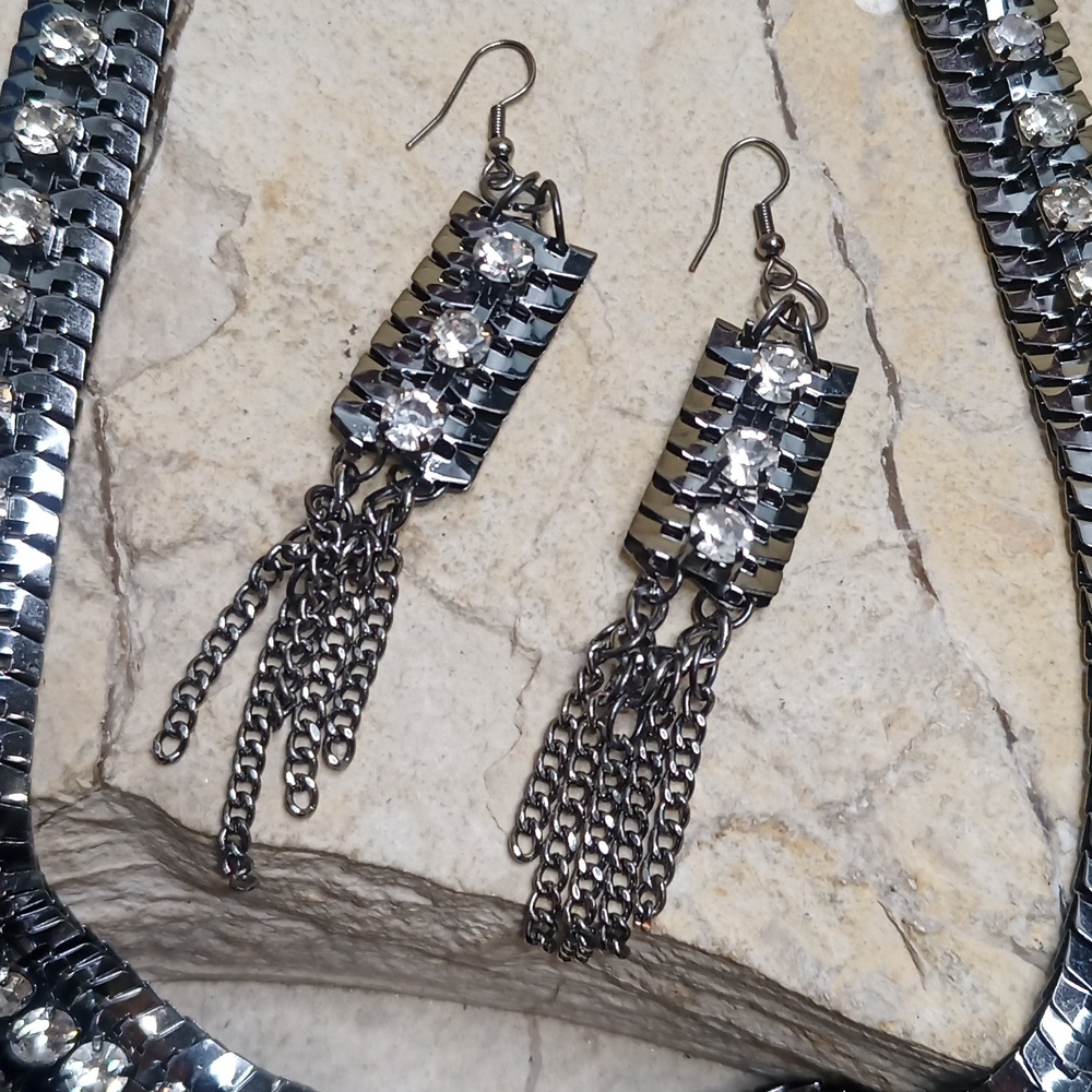 Fringe Statement Necklace And Earring Set - image 3